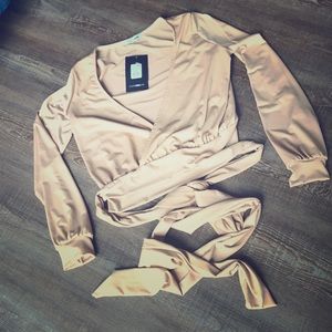 Camel XS wrap around top fashion nova-new w tags